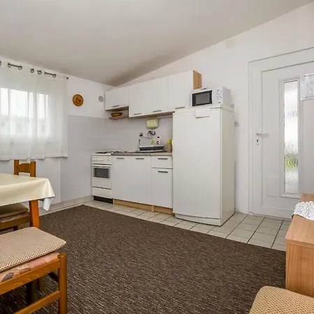 Apartment Kucinic * Rogoznica (Sibenik-Knin)