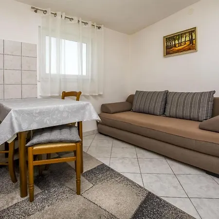 Apartment Kucinic * Rogoznica (Sibenik-Knin)