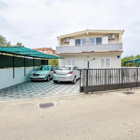 Apartment Kucinic *